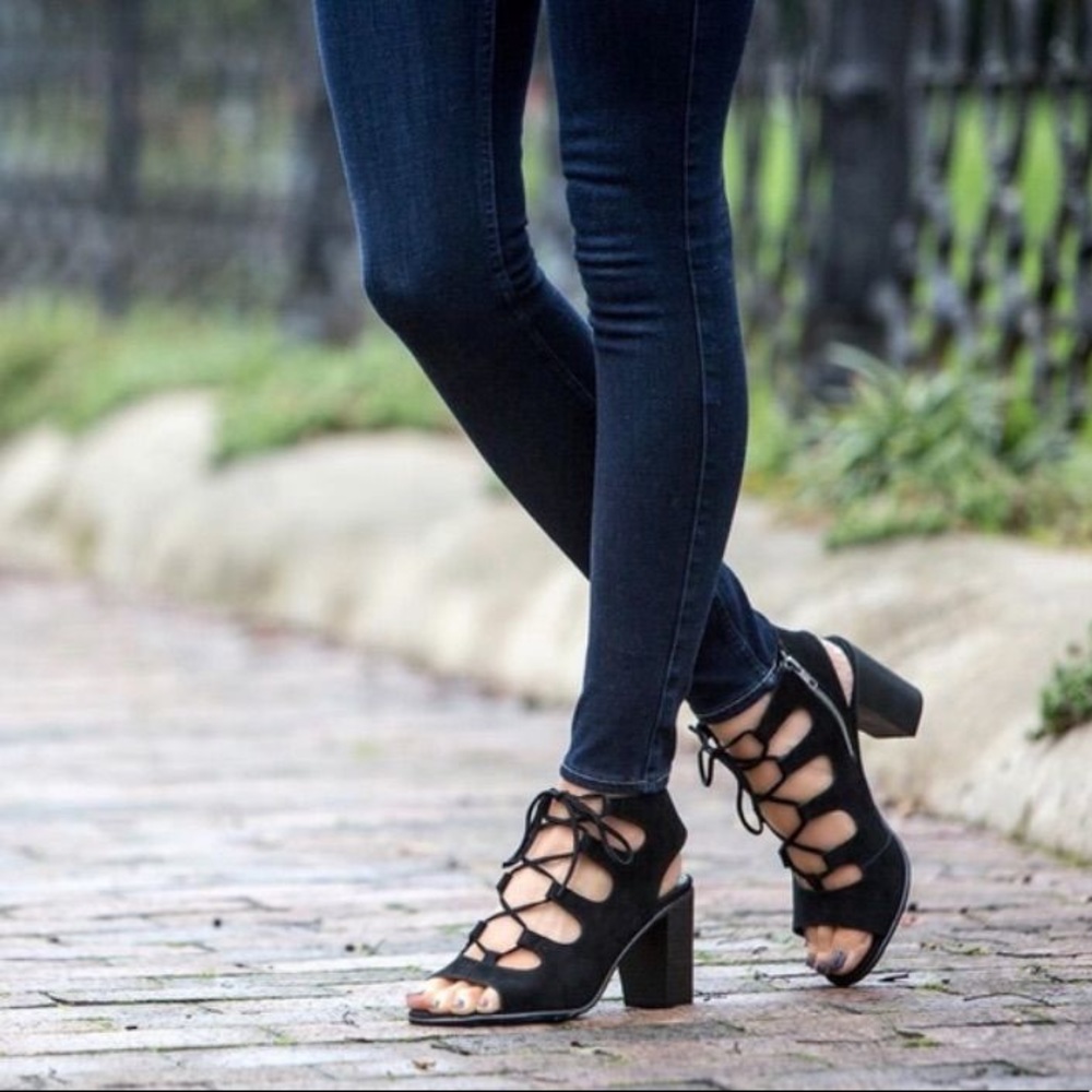 Steve Madden Suede Lace up sandals